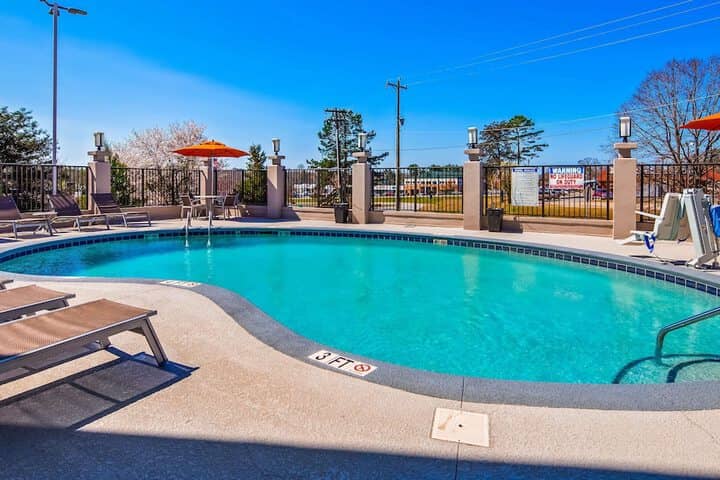 Pool 12 of 18